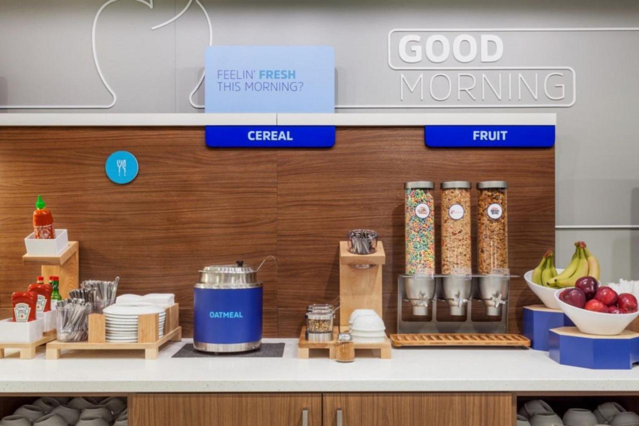 Holiday Inn Express - Blair By Ihg Ngoại thất bức ảnh